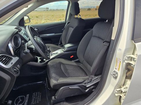 Used 2020 Dodge Journey SE FWD image 11