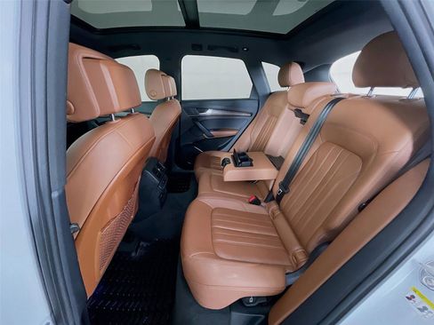 Used 2021 Audi Q5 Premium w/ Convenience Package image 26