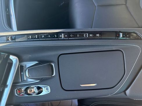 Used 2023 Chevrolet Corvette Stingray Coupe w/ Z51 Performance Package image 16