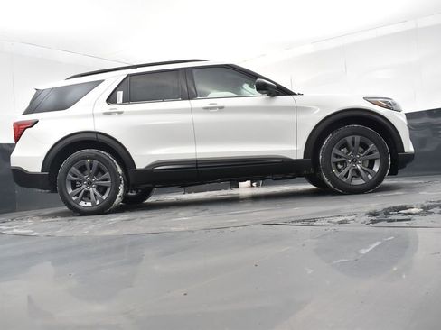 New 2026 Ford Explorer Active w/ Active Comfort Package image 18