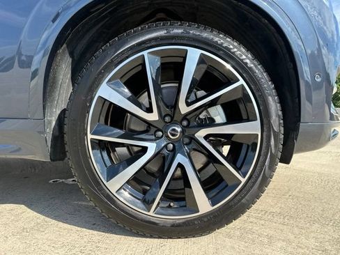 Certified 2025 Volvo XC90 B5 Plus w/ Protection Package Premier AWD/4WD image 9
