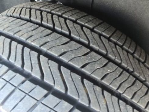 Used 2025 Chevrolet Traverse LT w/ LPO, Floor Liner Package FWD image 10