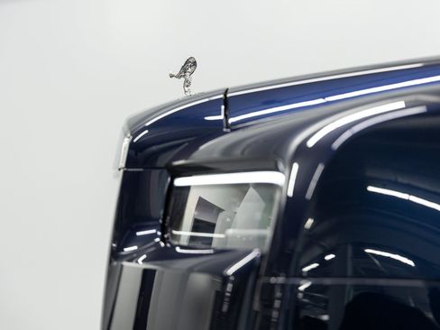 Certified 2025 Rolls-Royce Cullinan AWD/4WD image 15