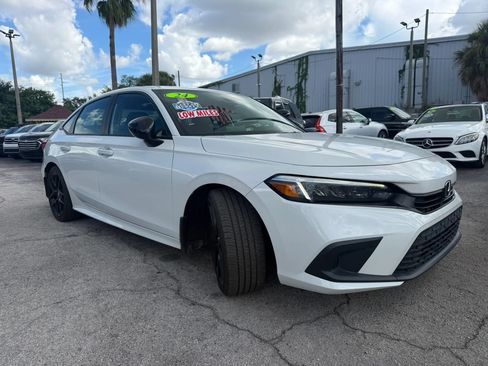 Used 2024 Honda Civic Sport image 3