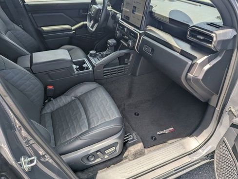Used 2025 Toyota 4Runner TRD Sport Premium w/ Tow Technology Package AWD/4WD image 12