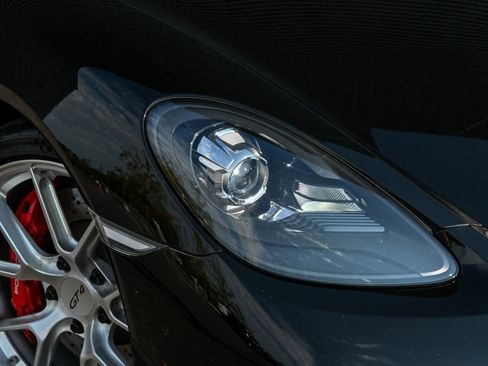 Used 2020 Porsche 718 Cayman GT4 image 27