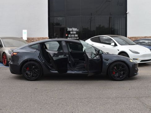 Used 2025 Tesla Model 3 Performance AWD/4WD image 10