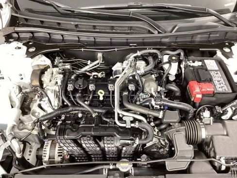 Used 2025 Nissan Altima 2.5 SV FWD image 13