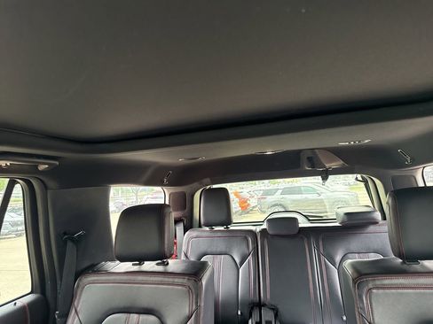 Used 2021 Ford Expedition Limited AWD/4WD image 4