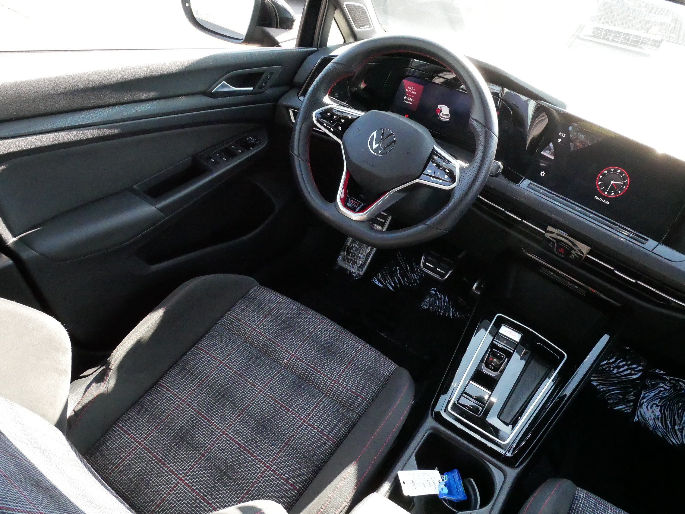 Certified 2024 Volkswagen GTI SE FWD image 9