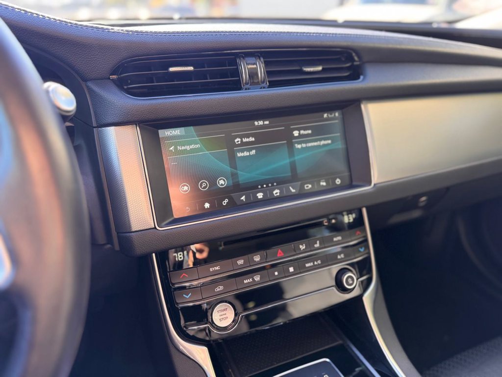 Used 2018 Jaguar XF Prestige AWD/4WD image 15