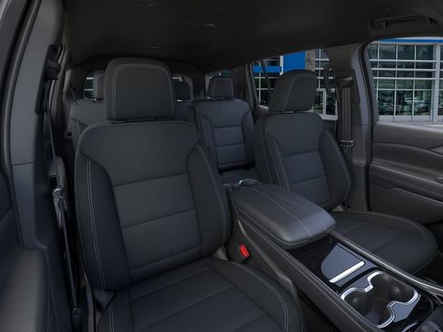 Used 2026 Chevrolet Traverse LT FWD image 17