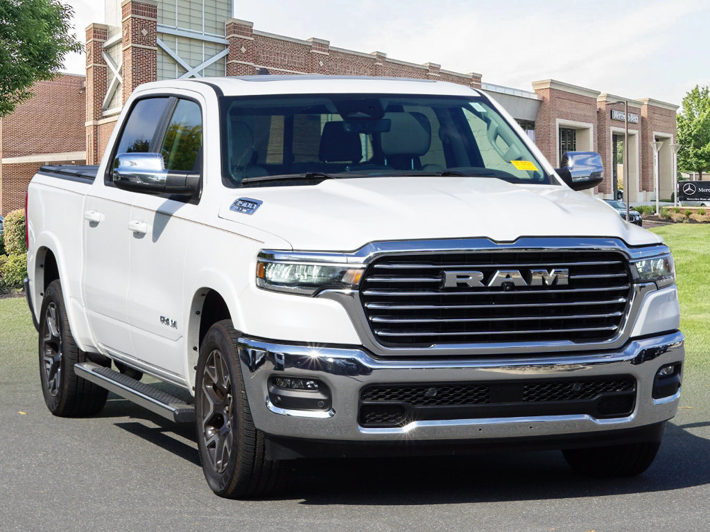 Used 2025 RAM 1500 Laramie w/ Advanced Safety Group II AWD/4WD image 3