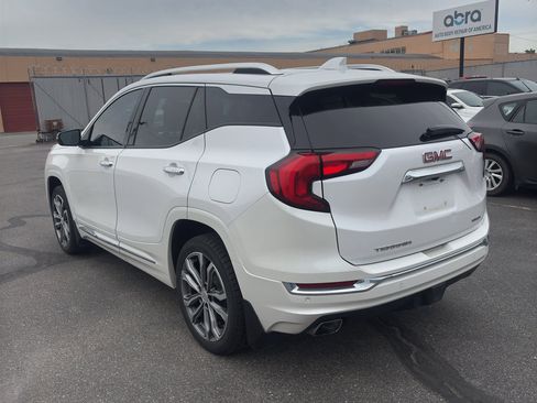 Used 2020 GMC Terrain Denali w/ Denali Premium Package AWD/4WD image 5