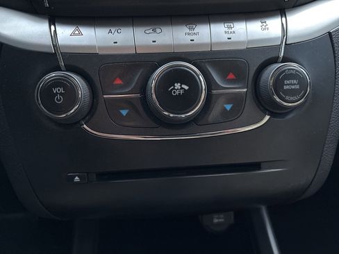 Used 2012 Dodge Journey SXT w/ Flexible Seating Group image 17