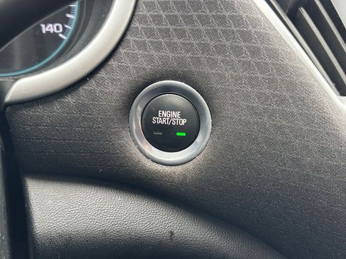 Used 2023 Chevrolet Malibu LT image 9