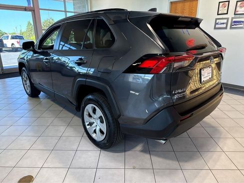 Used 2019 Toyota RAV4 LE w/ Carpet Mat Package AWD/4WD image 9