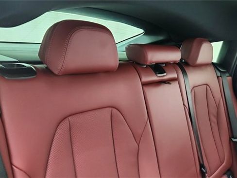 Used 2025 BMW X4 xDrive30i image 27