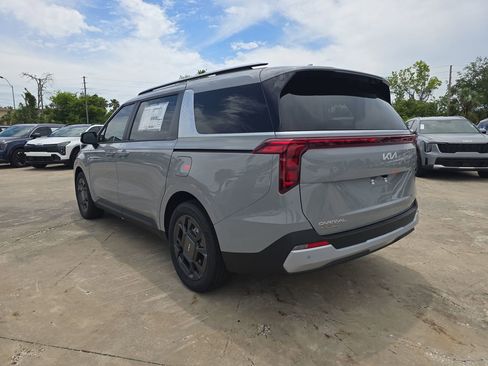 New 2026 Kia Carnival EX FWD image 6