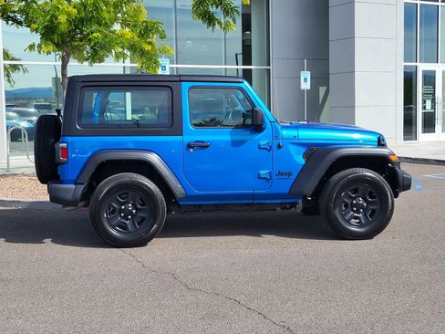 Used 2022 Jeep Wrangler Sport AWD/4WD image 4