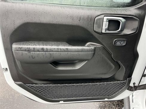 Used 2025 Jeep Gladiator Sport image 27