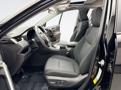 Used 2025 Toyota RAV4 XLE w/ Convenience Package AWD/4WD image 11