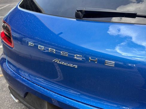 Used 2018 Porsche Macan AWD/4WD image 11