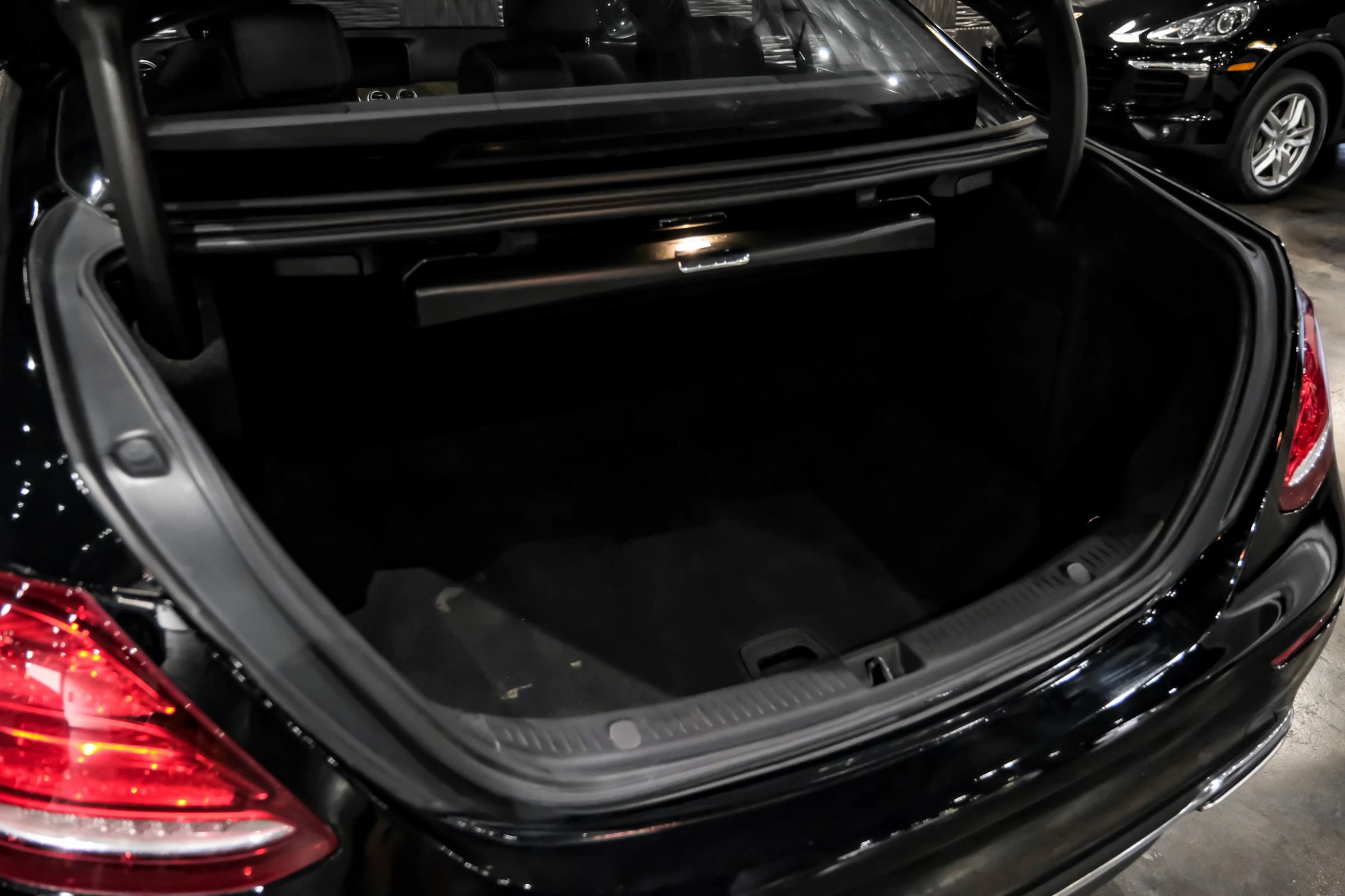 Used 2017 Mercedes-Benz E 300 image 54