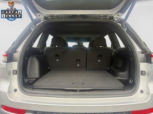 Used 2025 Jeep Grand Cherokee Laredo X w/ Luxury Tech Group I AWD/4WD image 18