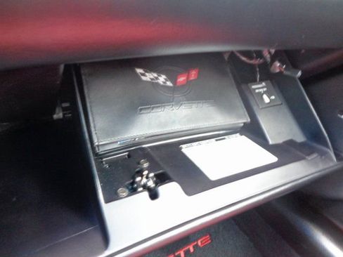 Used 2001 Chevrolet Corvette Coupe w/ Preferred Equipment Group2 image 14