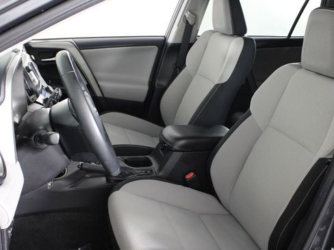 Used 2018 Toyota RAV4 XLE image 17