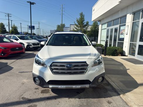 Used 2017 Subaru Outback 2.5i Limited AWD/4WD image 8