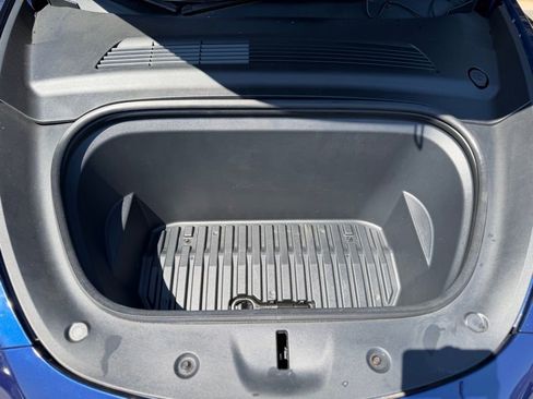 Used 2021 Tesla Model Y Long Range image 7