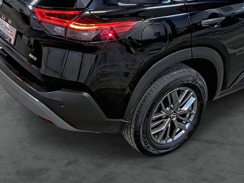 Used 2023 Nissan Rogue S AWD/4WD image 13