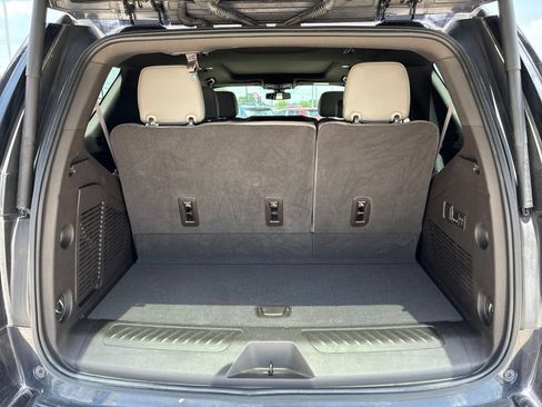 Used 2022 Chevrolet Tahoe LT w/ LT Signature Package RWD image 18