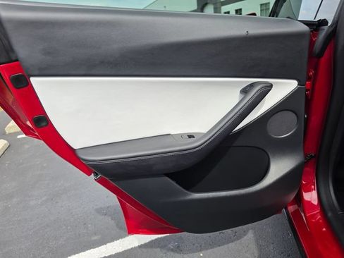 Used 2022 Tesla Model Y Performance AWD/4WD image 27