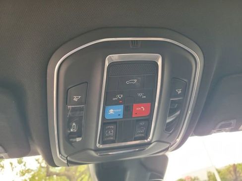 Used 2021 Jeep Grand Cherokee L Laredo AWD/4WD image 22