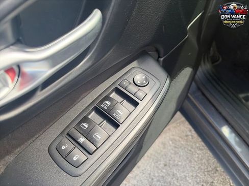 Used 2015 Jeep Cherokee Latitude AWD/4WD image 11