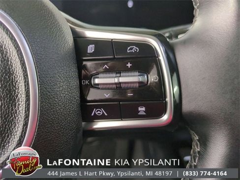 Certified 2025 Kia Sorento S w/ Panoramic Sunroof Package image 19