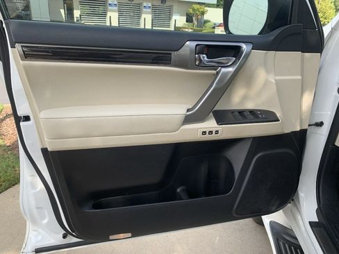 Used 2023 Lexus GX 460 Premium AWD/4WD image 14