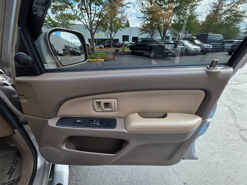 Used 2002 Toyota 4Runner SR5 AWD/4WD image 44