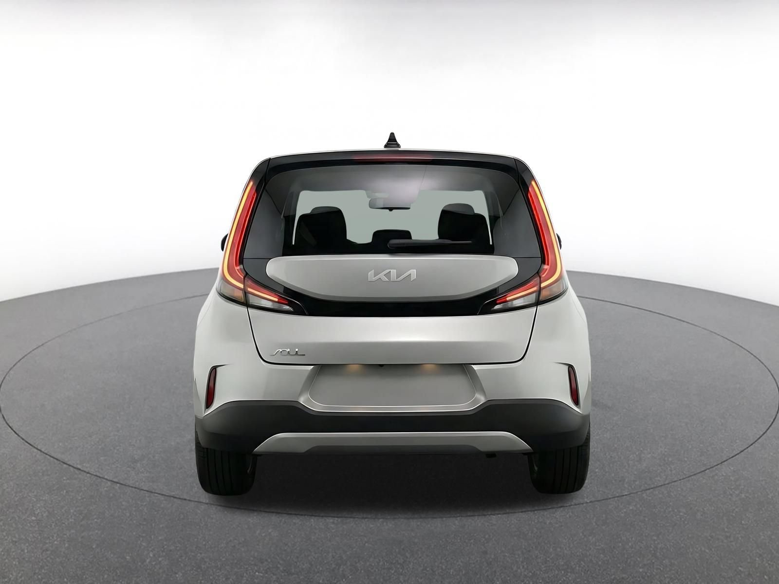 Used 2025 Kia Soul LX w/ LX Technology Package FWD image 7