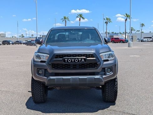 Used 2017 Toyota Tacoma TRD Off-Road w/ Tow Package (A/T) AWD/4WD image 2