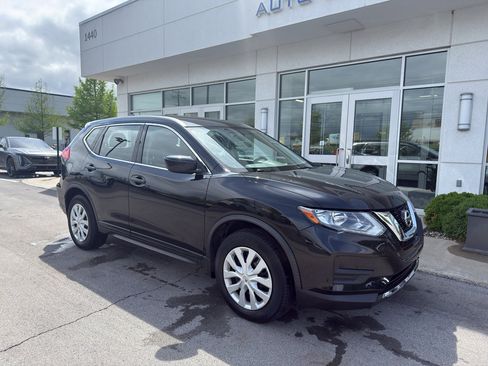Used 2017 Nissan Rogue S AWD/4WD image 10