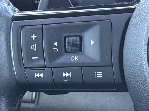 Used 2022 Nissan Pathfinder SL image 19