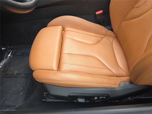 Certified 2024 BMW Z4 M40i w/ Premium Package RWD image 8