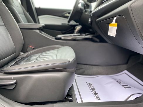New 2026 Chevrolet Trax LT w/ LT Convenience Package FWD image 11