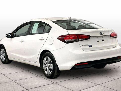 Used 2017 Kia Forte LX image 10