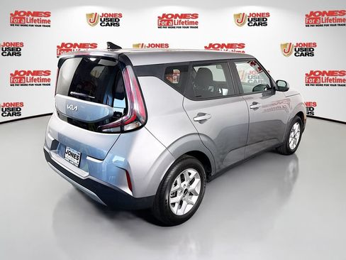 Used 2024 Kia Soul LX w/ Option Group 015 FWD image 15