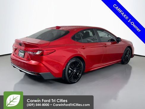 Used 2025 Toyota Camry SE image 15